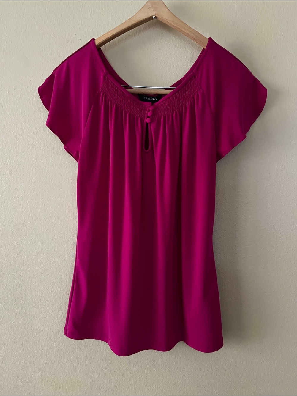 The Limited Women's Magenta Button-Keyhole Flutter Sleeve Blouse Size Medium